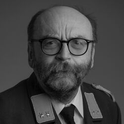 Portraitfoto von EOBI Werner Grabler in Schwarz/Weiß