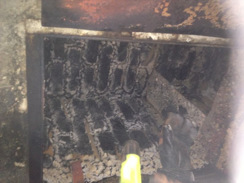 Foto: Der abgebrannte Kamin wird gesichert