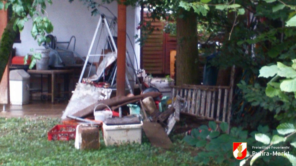 Foto: Ein Berg von nicht mehr brauchbarem Wohnungsinventar