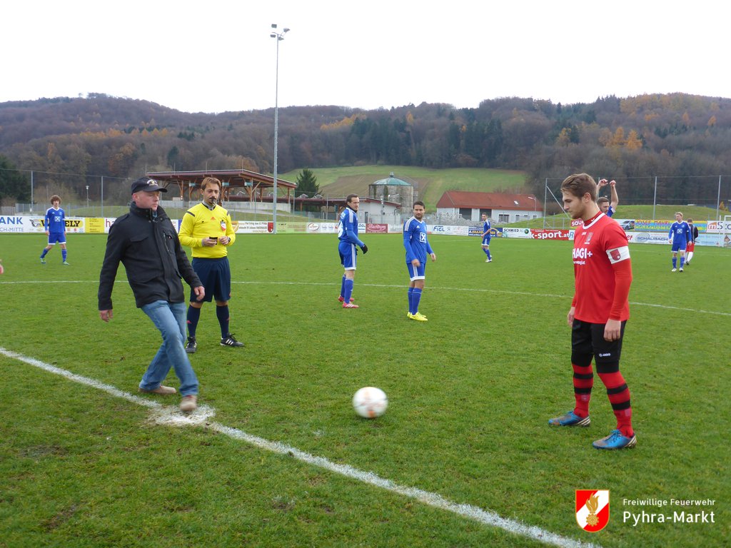 Foto: Josef Spendlhofer beim Ankick