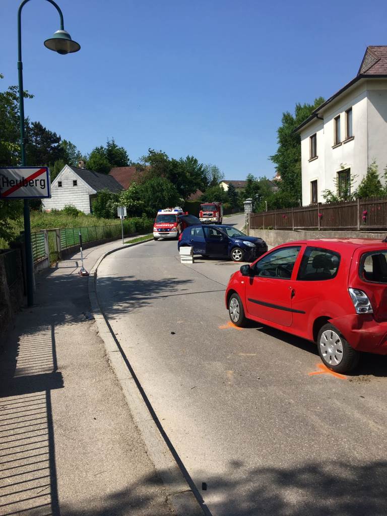Foto: Zwei der verunglückten Fahrzeuge in der Dr. Carl Kupelwieser Straße