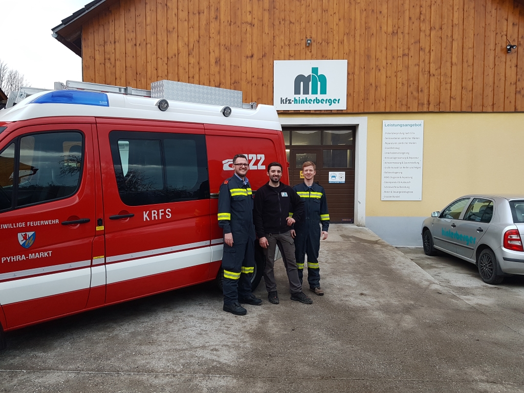 Foto unseres KRF-S mit Michael Hinterberger, Kommandant Thomas Altphart und Fahrmeister Matthias Dorn